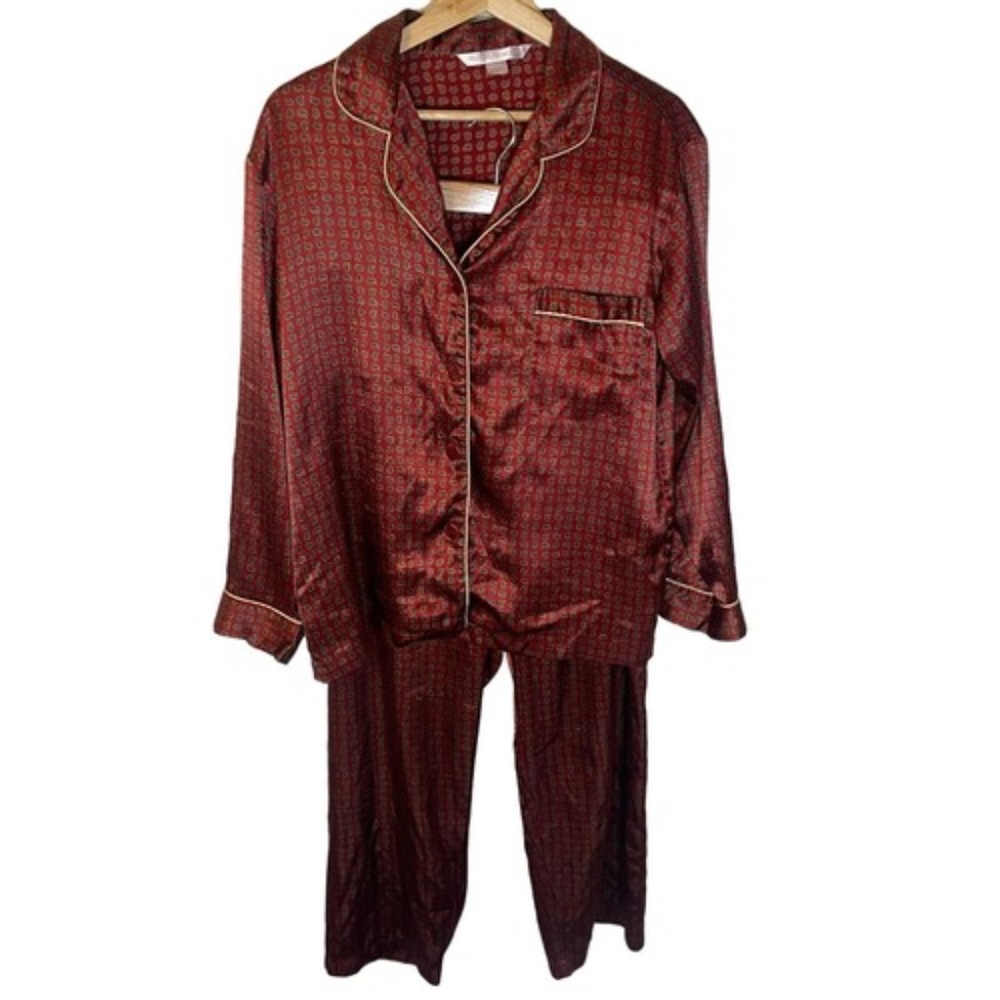 Victoria’s Secret Satin Paisley Pajama Set S